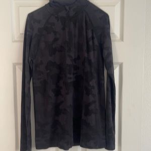 All In Motion activewear. Youth long sleeve pullover. Half zip